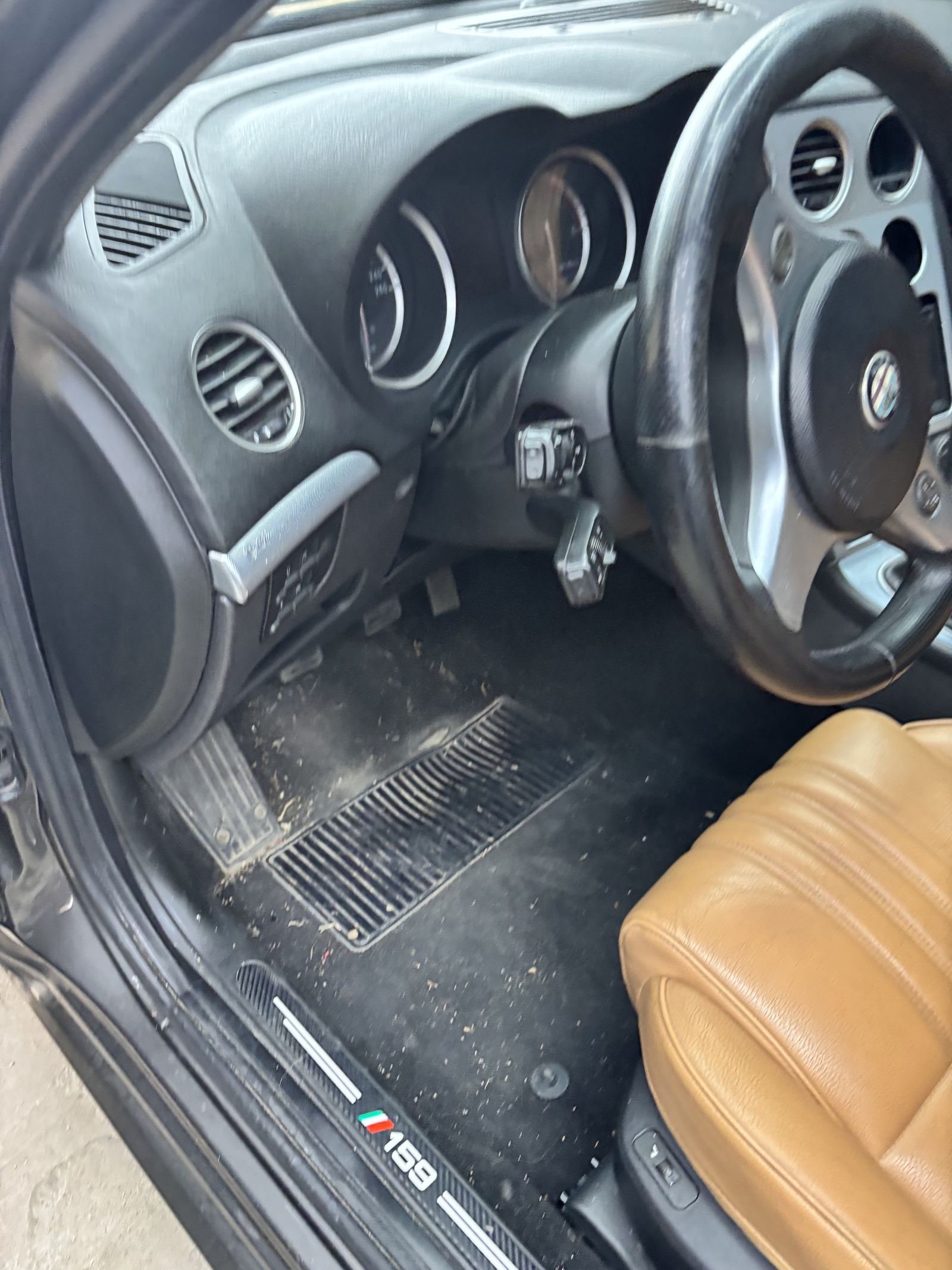Habitacle Alfa Romeo 159 avant nettoyage intérieur premium