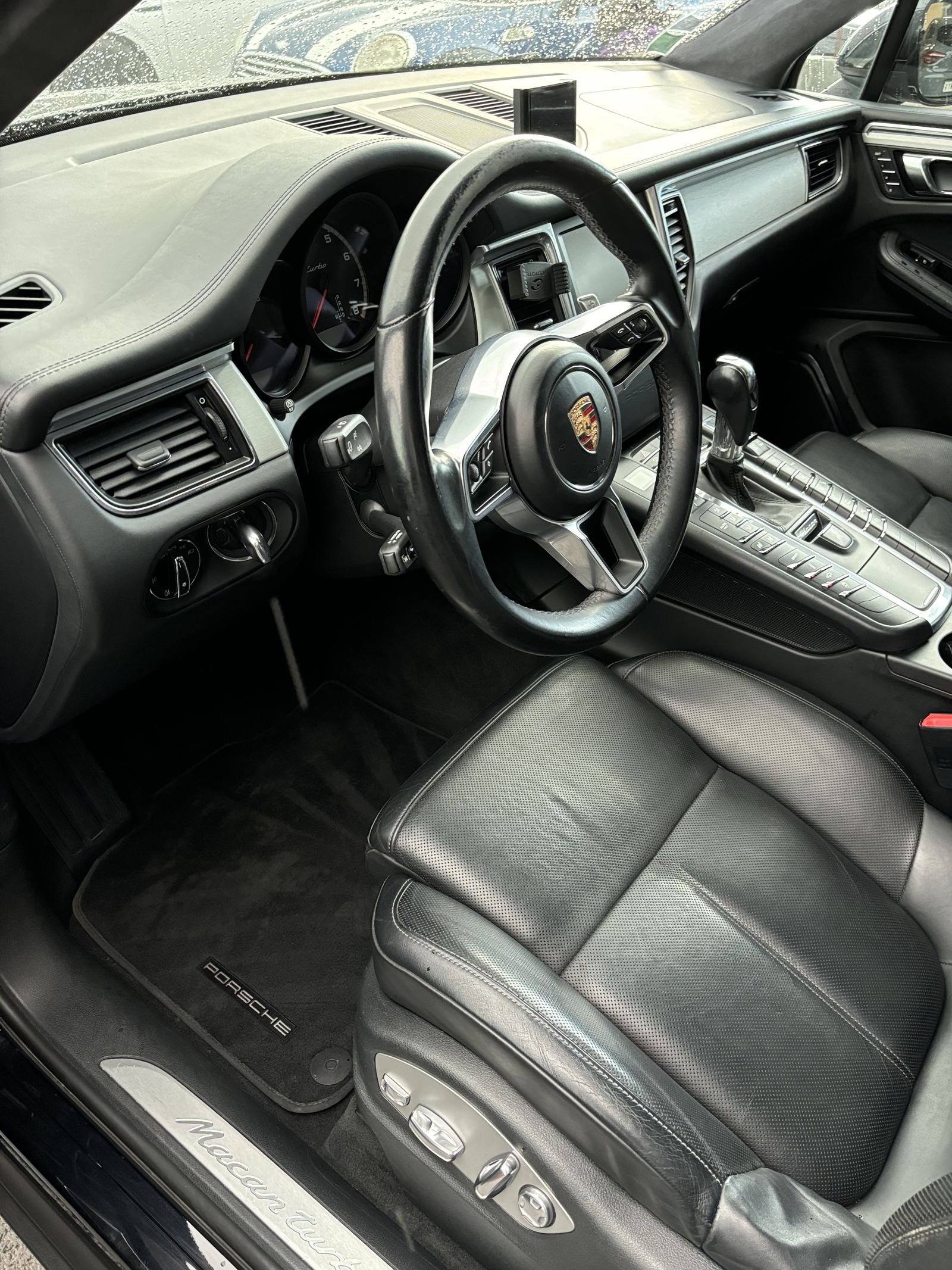 Porsche Macan après nettoyage intérieur complet MC Detailing